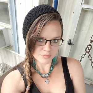 Meet your Posher, Maegan